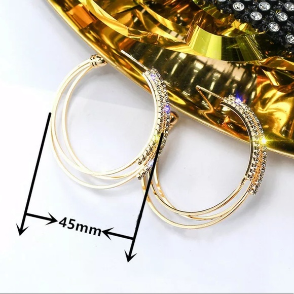 NEW 💎18 Gold Diamond Hoop Earrings - Picture 5 of 7